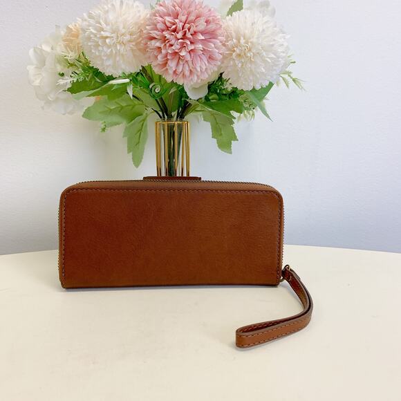 Fossil SWL2228210 Madison Zip Clutch IN Brown - Picture 2 of 6